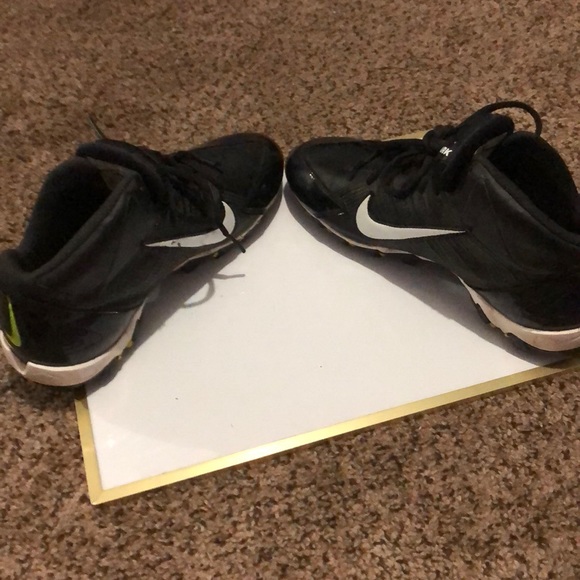 nike shark baseball cleats